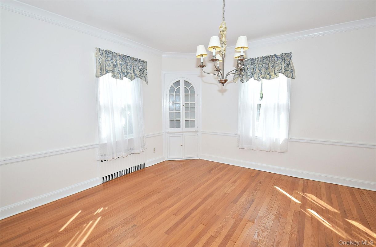 Chandelier, Empty room, Interior, Wood Texture Flooring