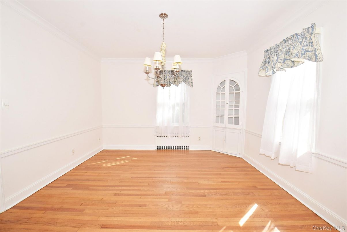 Chandelier, Empty room, Interior, Wood Texture Flooring