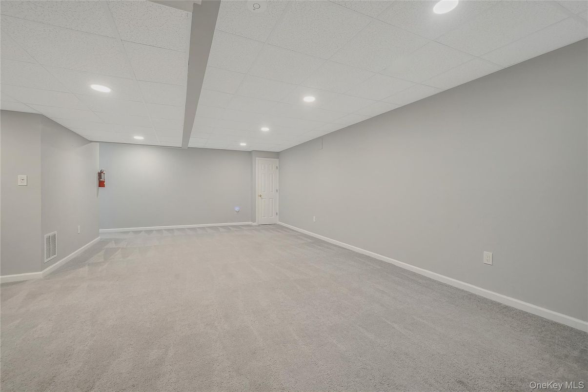 Empty room, Interior, Recessed Lighting