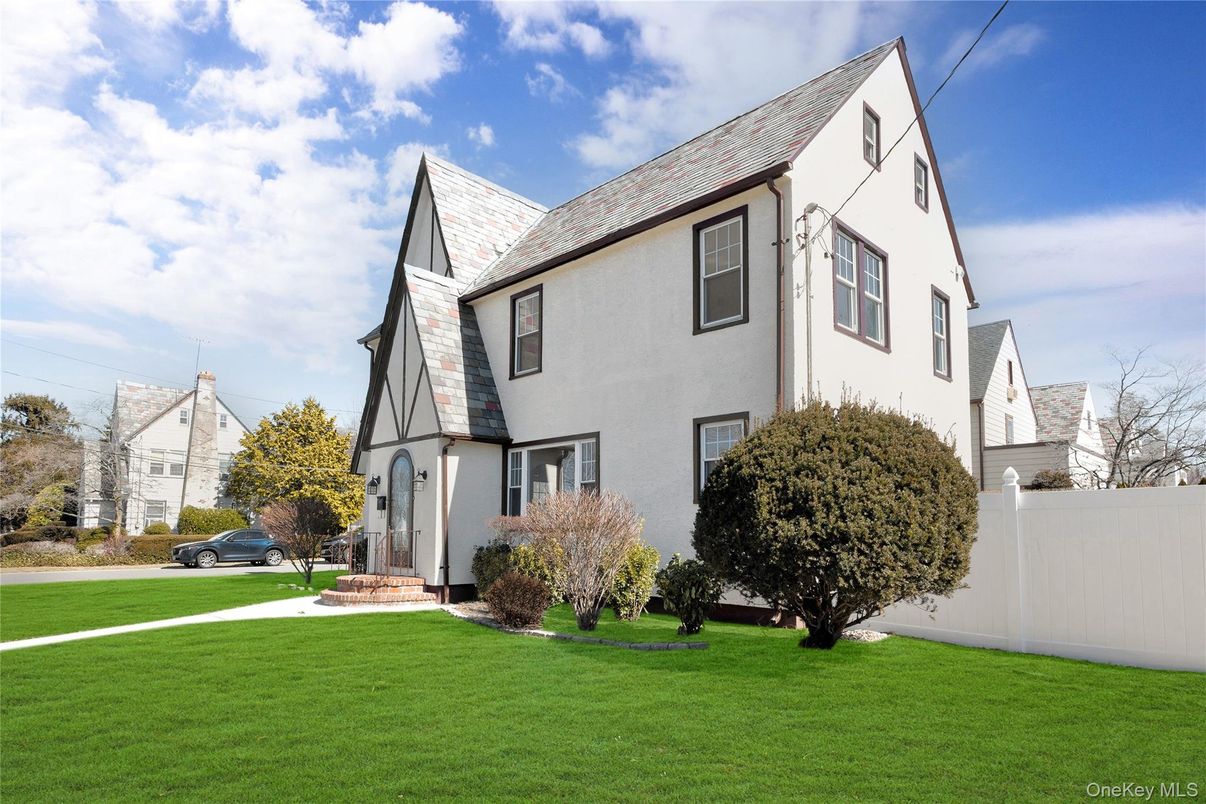 Exterior, Facade, Tudor Revival