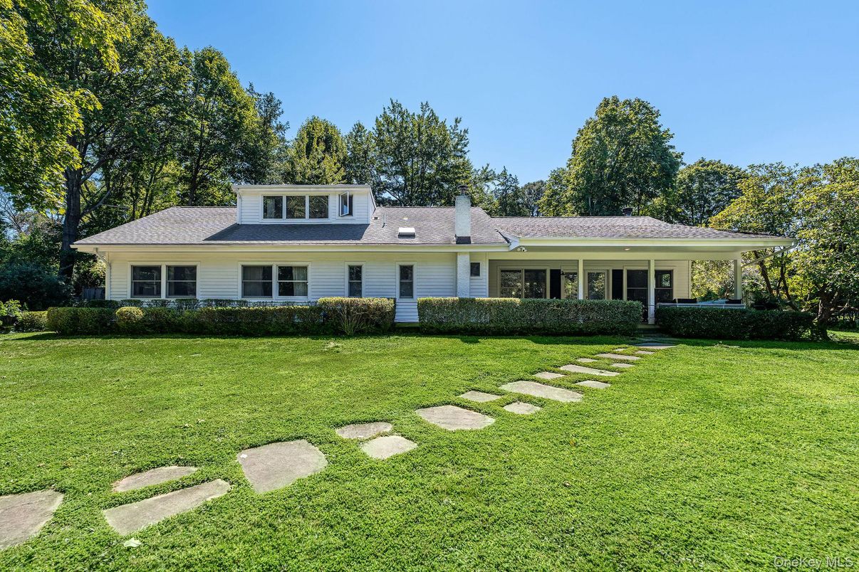 Backyard, Exterior, Facade, Ranch