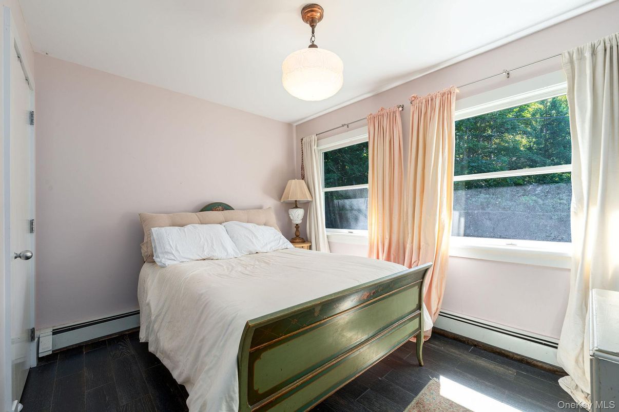 Bedroom, Interior, Pendant Lights, Wood Texture Flooring