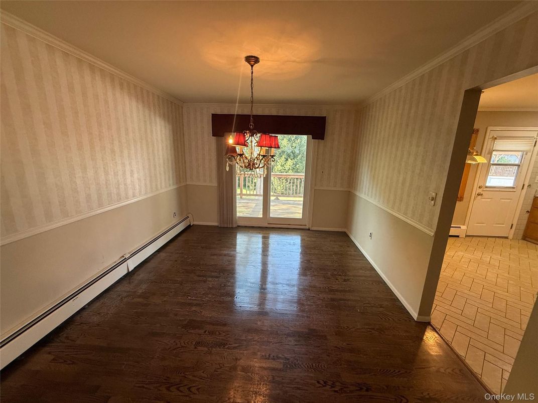 Chandelier, Empty room, Interior, Wood Texture Flooring