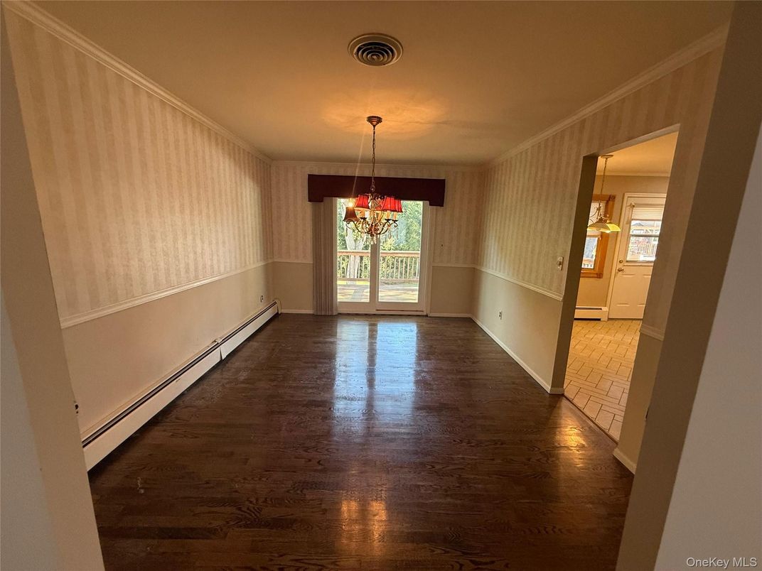 Chandelier, Empty room, Interior, Pendant Lights, Wood Texture Flooring