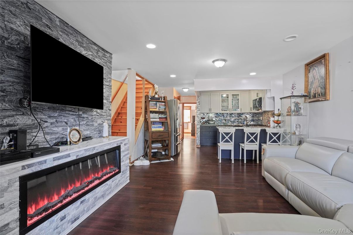 Fireplace, Interior, Kitchen, Living room, Recessed Lighting, Wood Texture Flooring