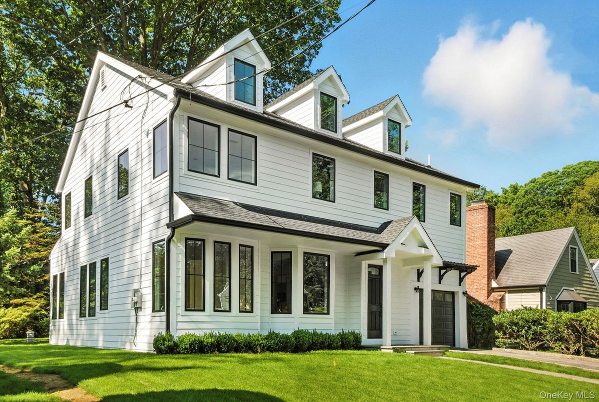 Exterior, Facade, Farmhouse
