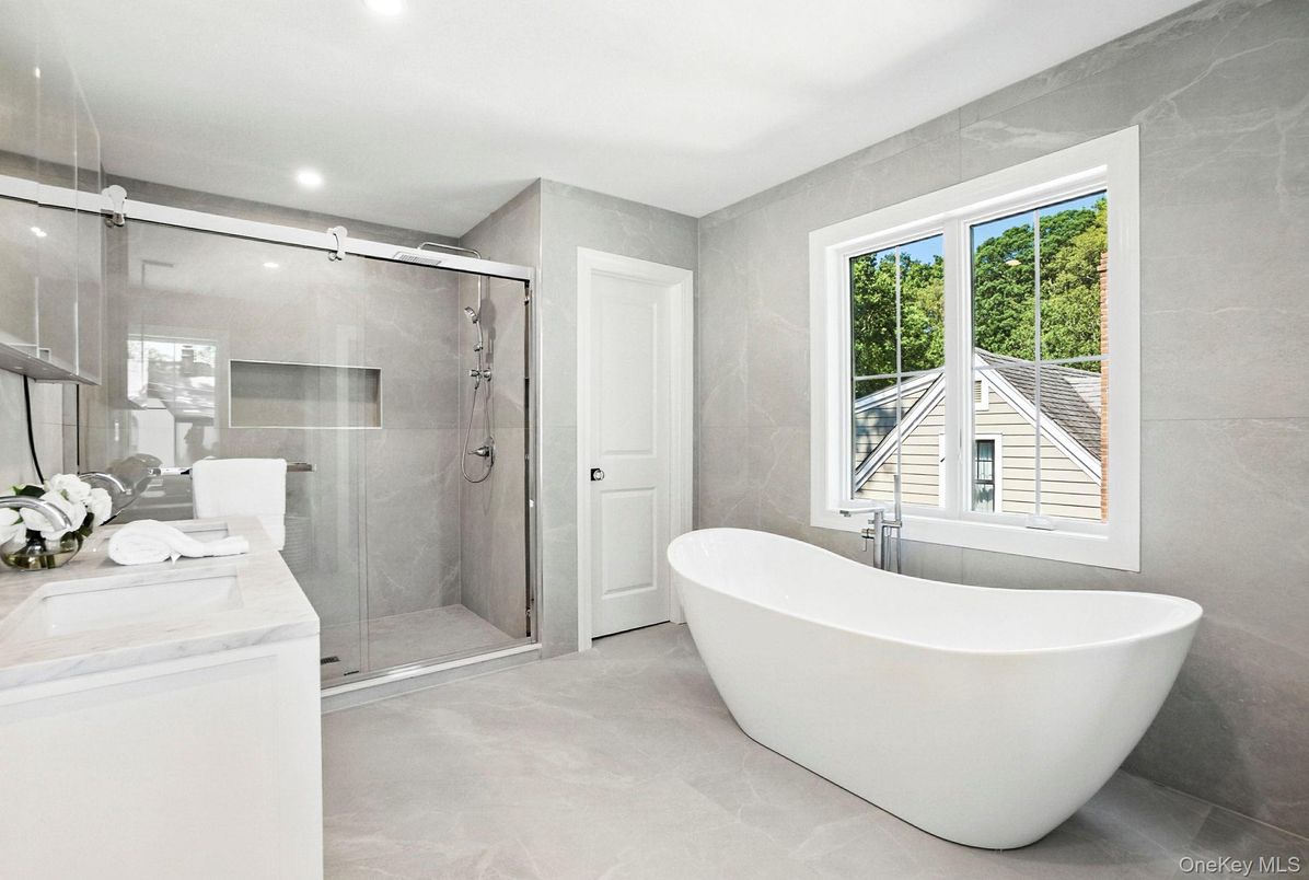 Bathroom, Free Standing Baths, Glass Shower, Interior, Recessed Lighting