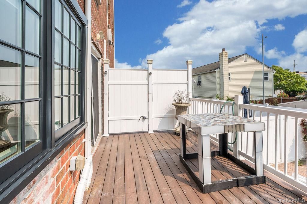 Exterior, Wood Texture Flooring