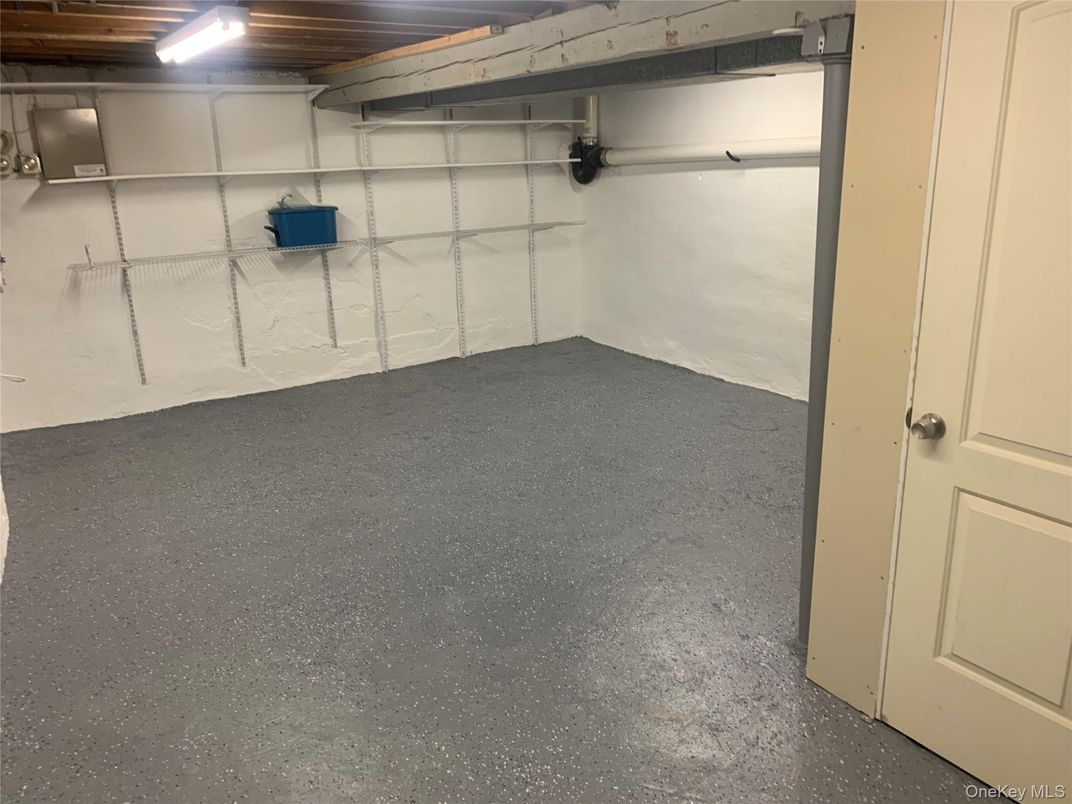Garage, Interior