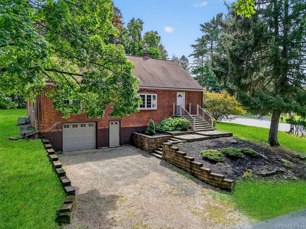 Attached, Exterior, Facade, Brick Facade, Cape Cod