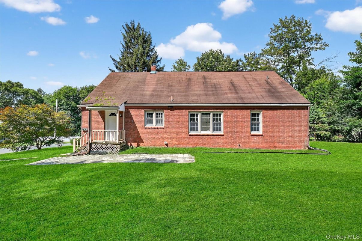 Backyard, Exterior, Facade, Brick Facade, Cape Cod