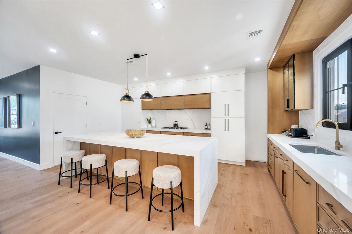 Interior, Kitchen, Pendant Lights, Recessed Lighting, Wood Texture Flooring