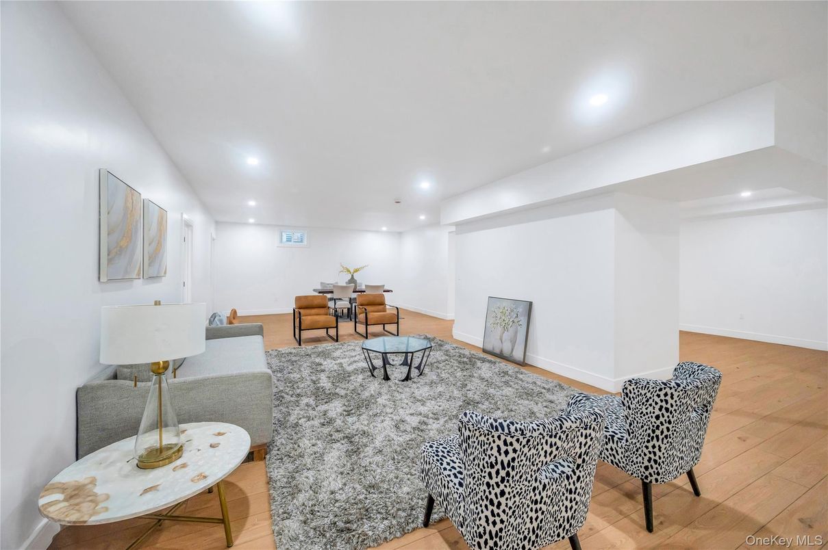 Dining room, Interior, Living room, Recessed Lighting, Wood Texture Flooring