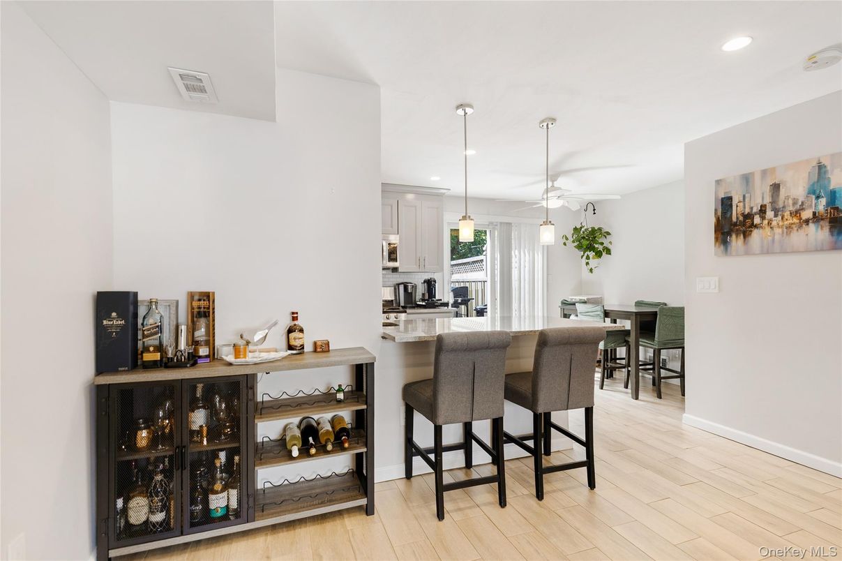 Dining room, Interior, Kitchen, Pendant Lights, Recessed Lighting, Wood Texture Flooring