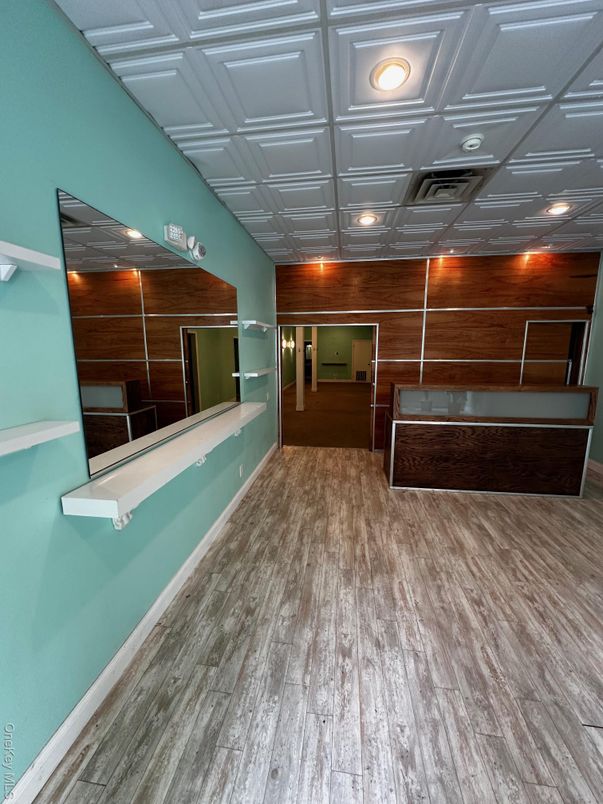 Interior, Recessed Lighting, Wood Texture Flooring, Wooden Walls