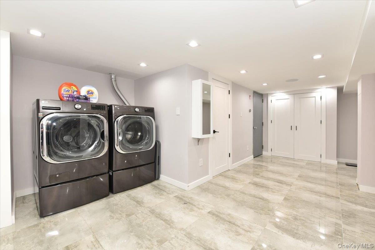 Interior, Recessed Lighting, Washer