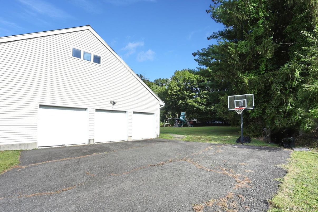 Detached Garage, Exterior