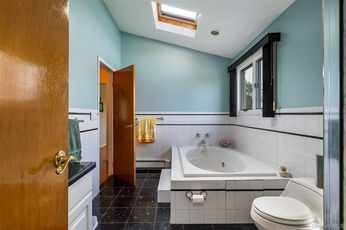 Bathroom, Interior, Marble, Recessed Lighting