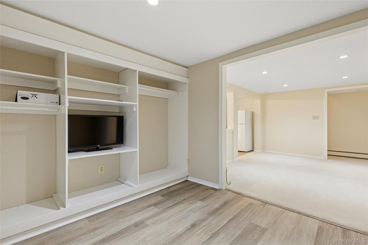 Interior, Recessed Lighting, Walk-in Closets, Wood Texture Flooring