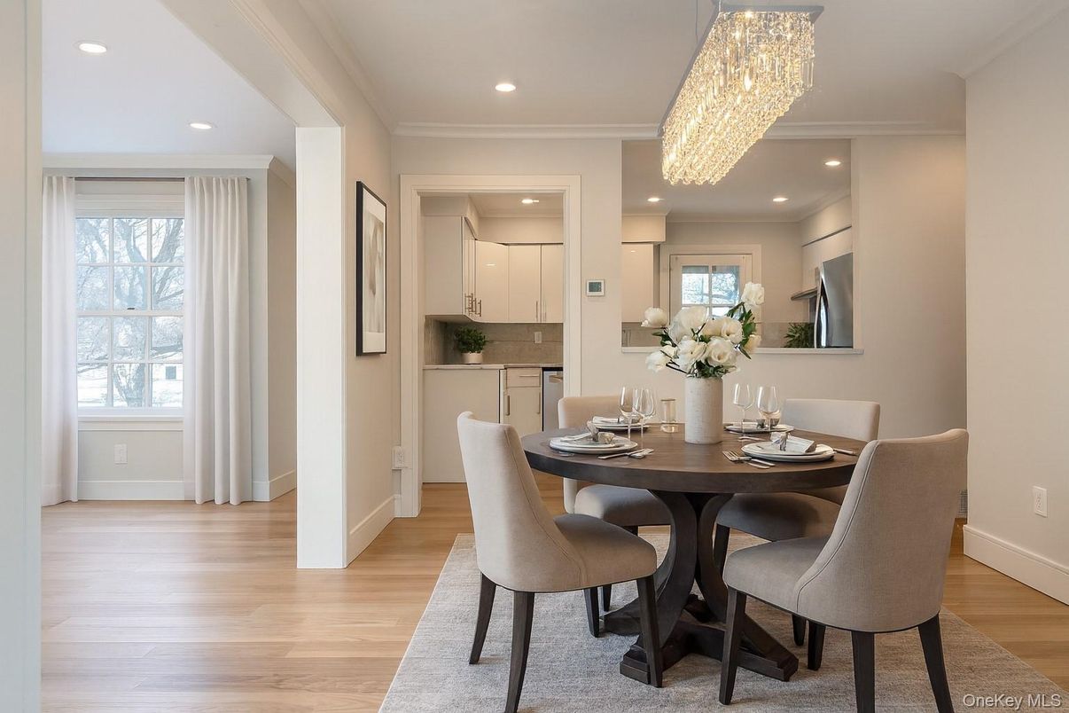 Chandelier, Dining room, Interior, Kitchen, Recessed Lighting, Wood Texture Flooring
