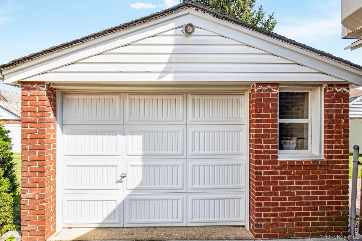 Detached Garage, Exterior
