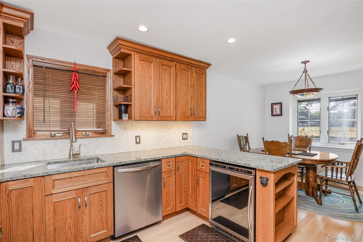 Dining room, Interior, Kitchen, Pendant Lights, Recessed Lighting, Wood Texture Flooring