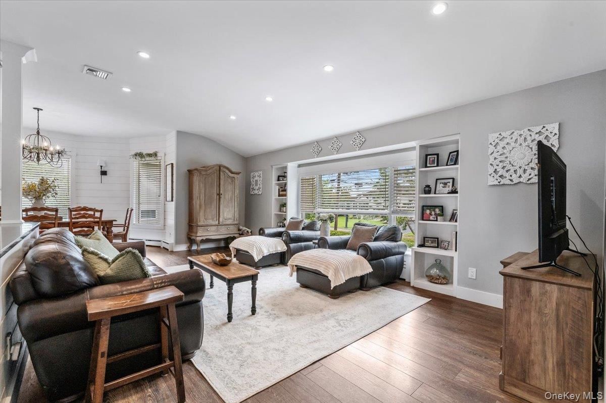 Chandelier, Dining room, Interior, Living room, Recessed Lighting, Wood Texture Flooring
