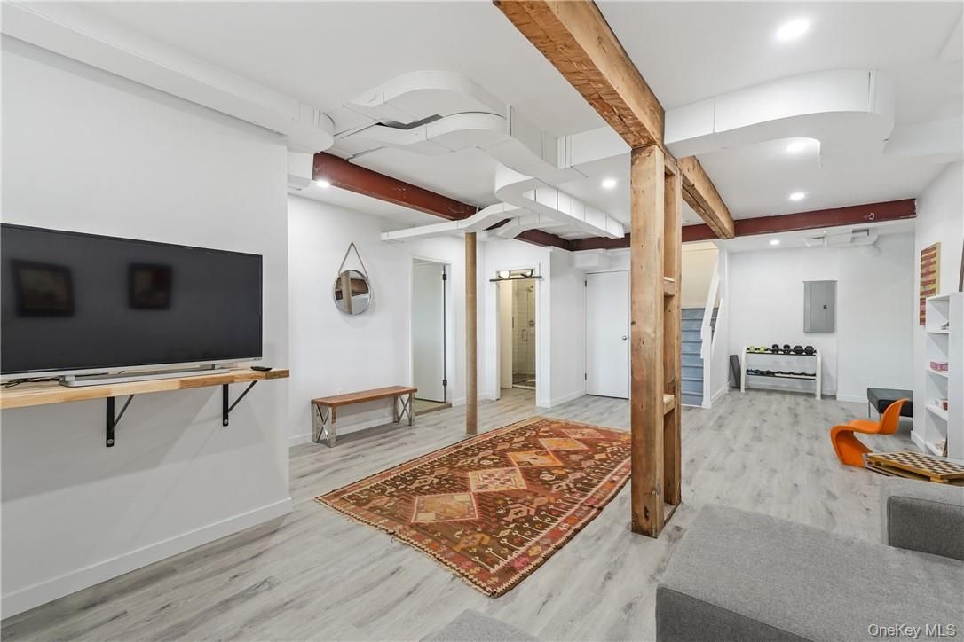 Interior, Recessed Lighting, Wood Texture Flooring