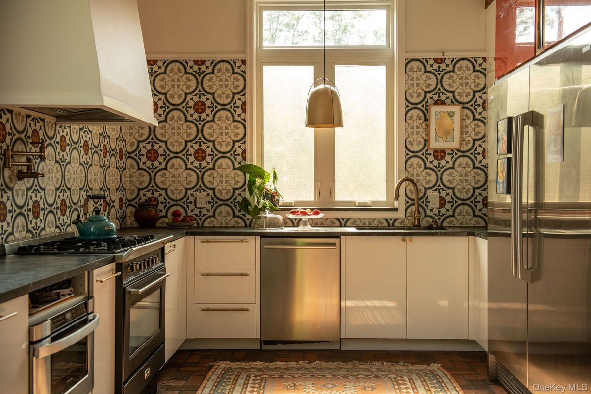 Interior, Kitchen, Stainless Steel Appliances