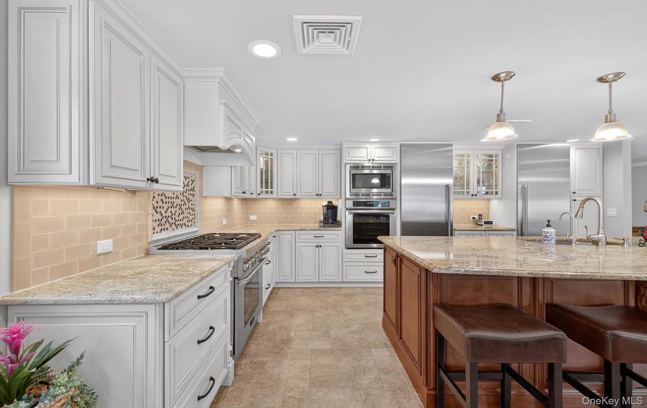 Interior, Kitchen, Pendant Lights, Recessed Lighting, Stainless Steel Appliances