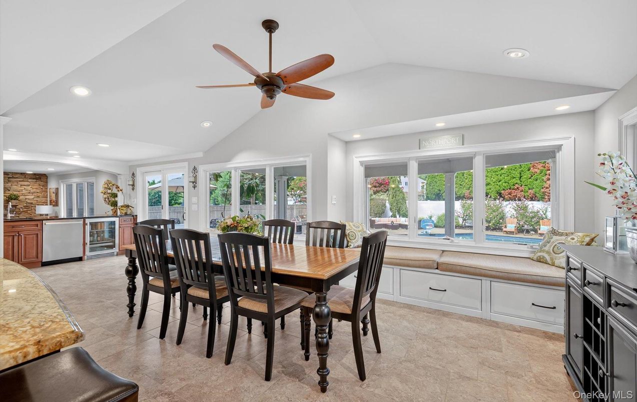 Dining room, Interior, Kitchen, Recessed Lighting