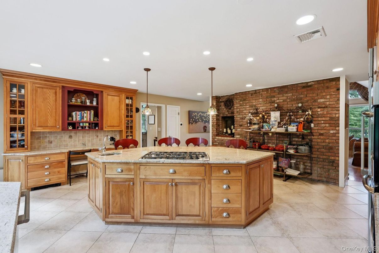 Interior, Kitchen, Pendant Lights, Recessed Lighting, Stone Walls