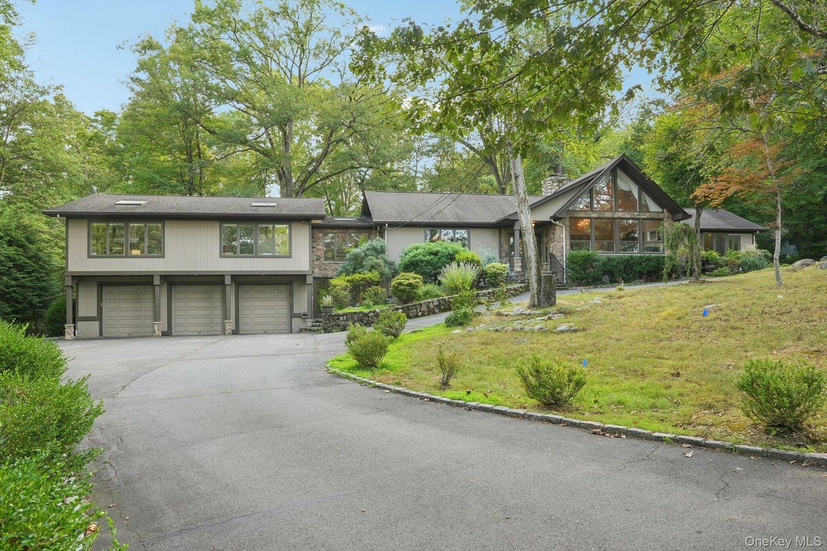 Attached, Backyard, Exterior, Facade, Split Level