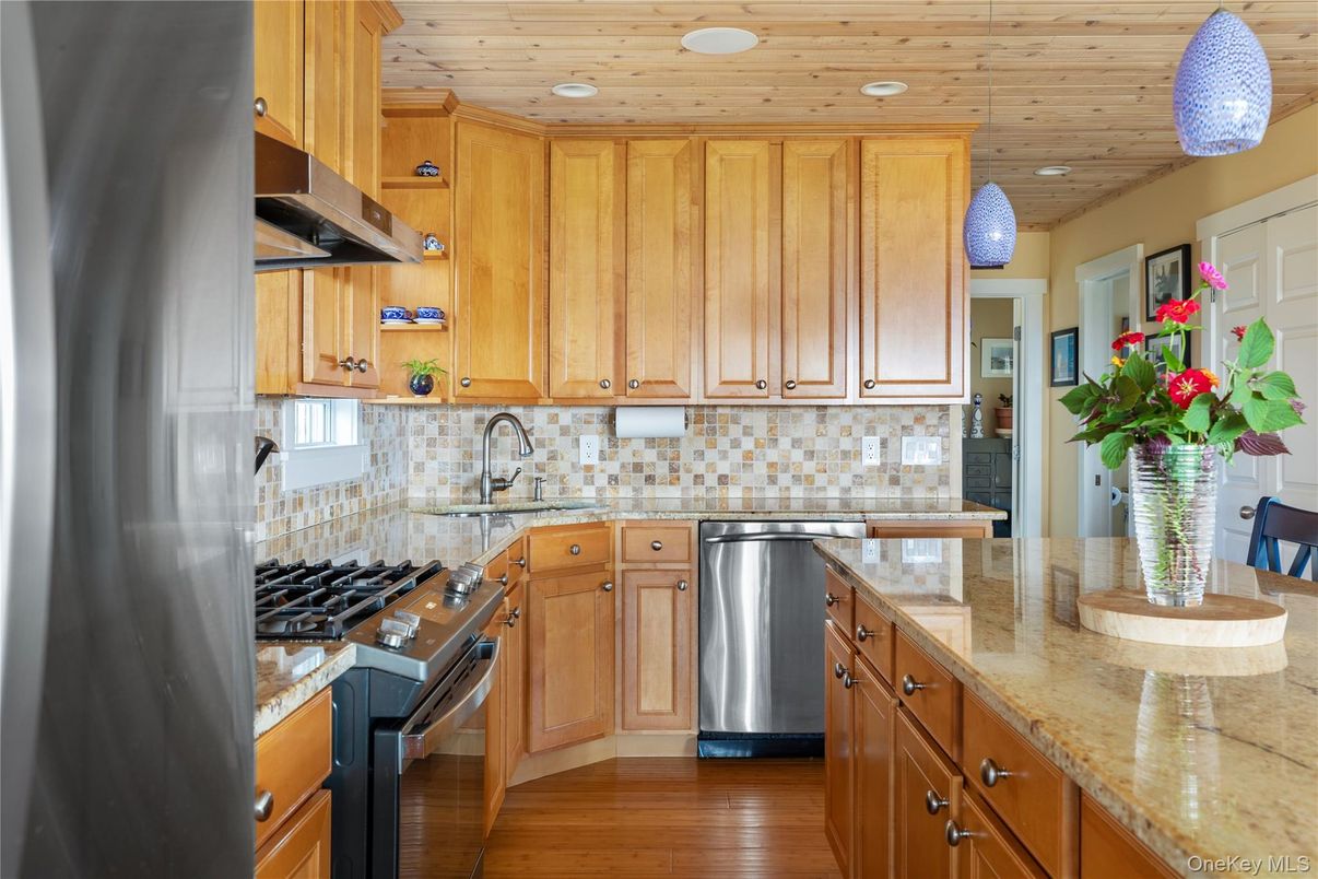 Interior, Kitchen, Recessed Lighting, Stainless Steel Appliances, Wooden Ceilings, Wood Texture Flooring