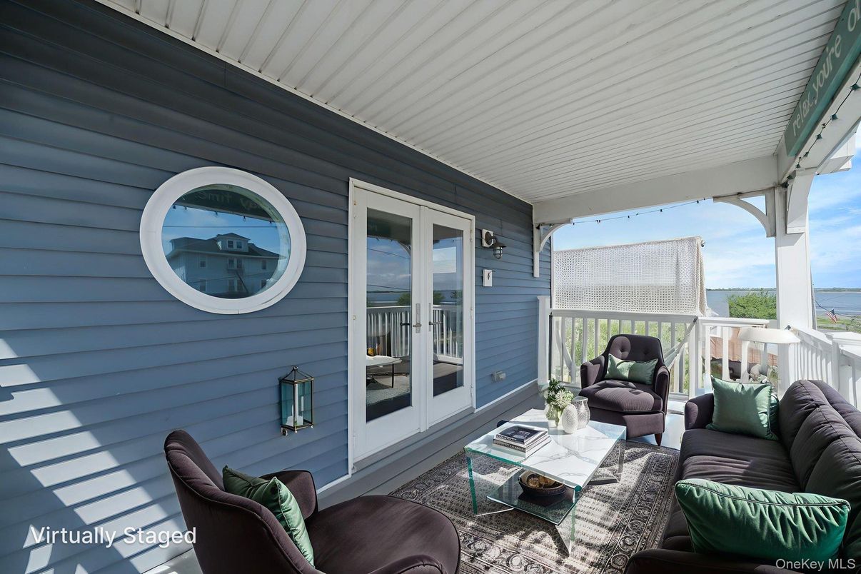 Exterior, Living room, Water