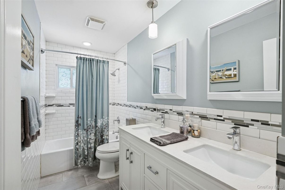 Bathroom, Dual Sink Vanities, Interior, Pendant Lights, Recessed Lighting