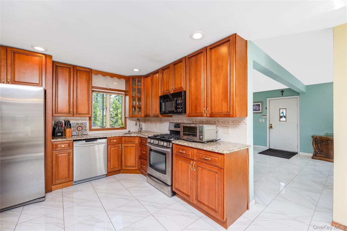 Interior, Kitchen, Marble, Recessed Lighting, Stainless Steel Appliances