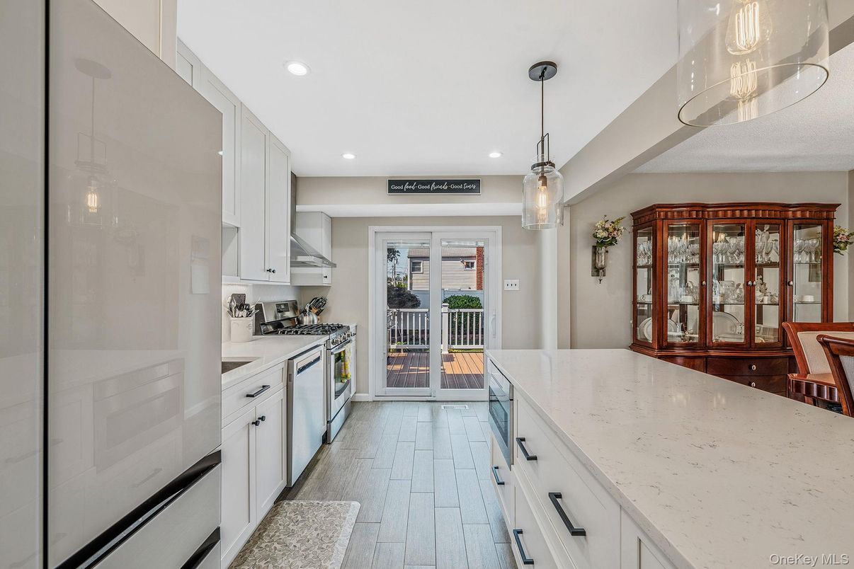 Interior, Kitchen, Pendant Lights, Recessed Lighting, Wood Texture Flooring