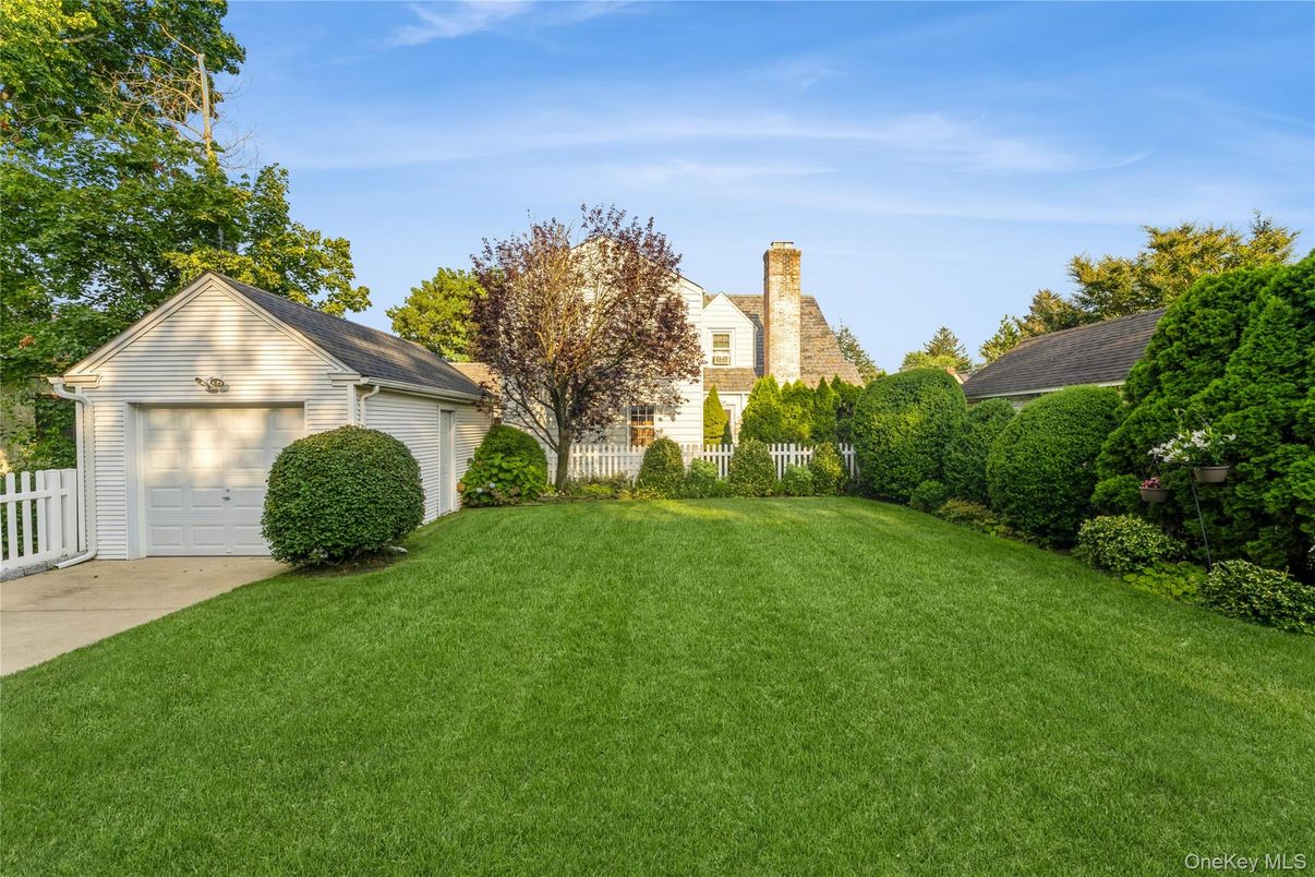 Backyard, Detached Garage, Exterior