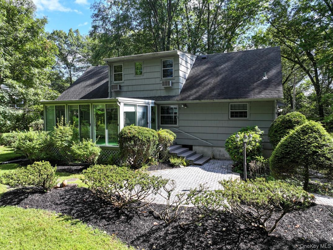 Exterior, Facade, Cape Cod