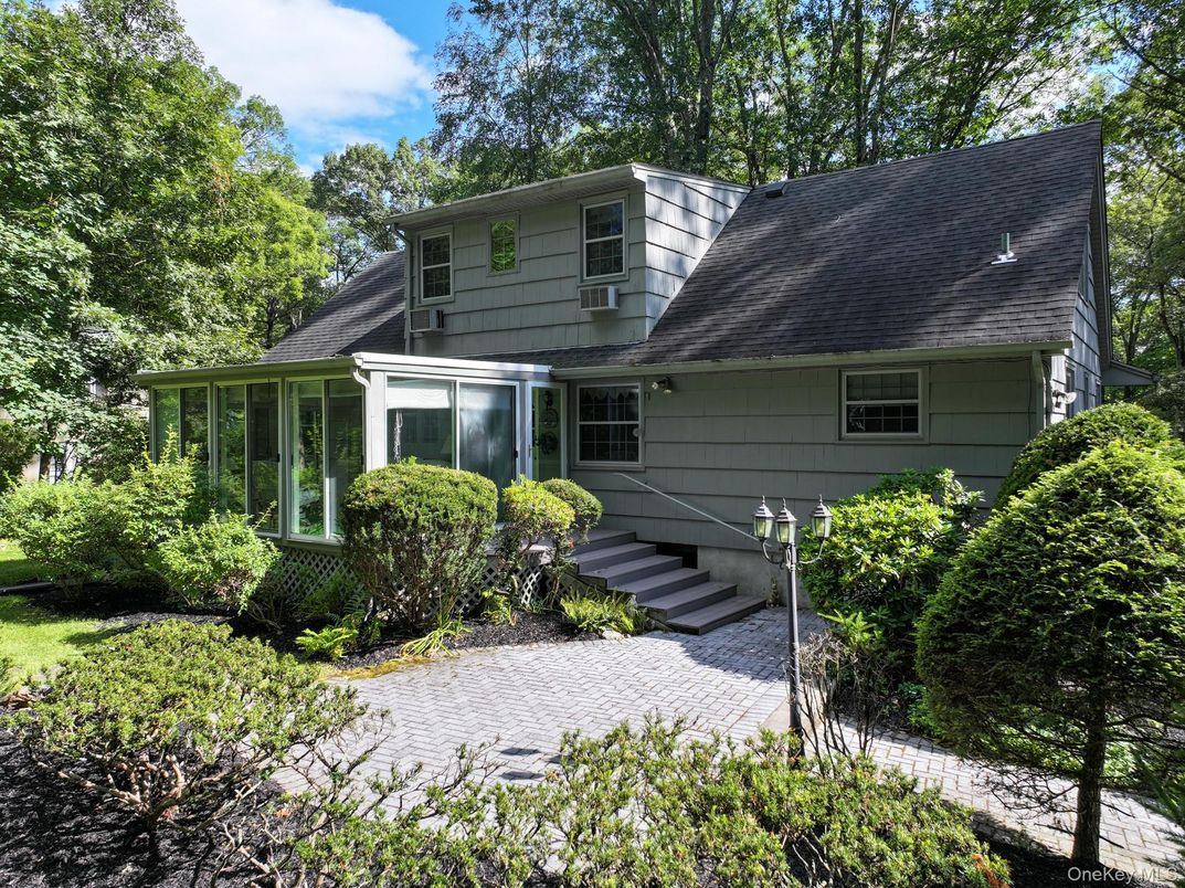 Exterior, Facade, Cape Cod