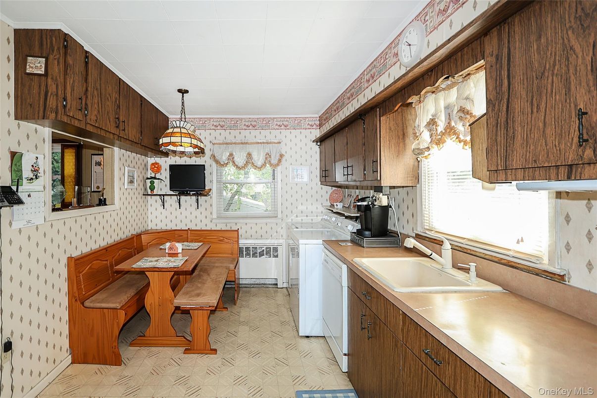 Dining room, Interior, Kitchen, Pendant Lights