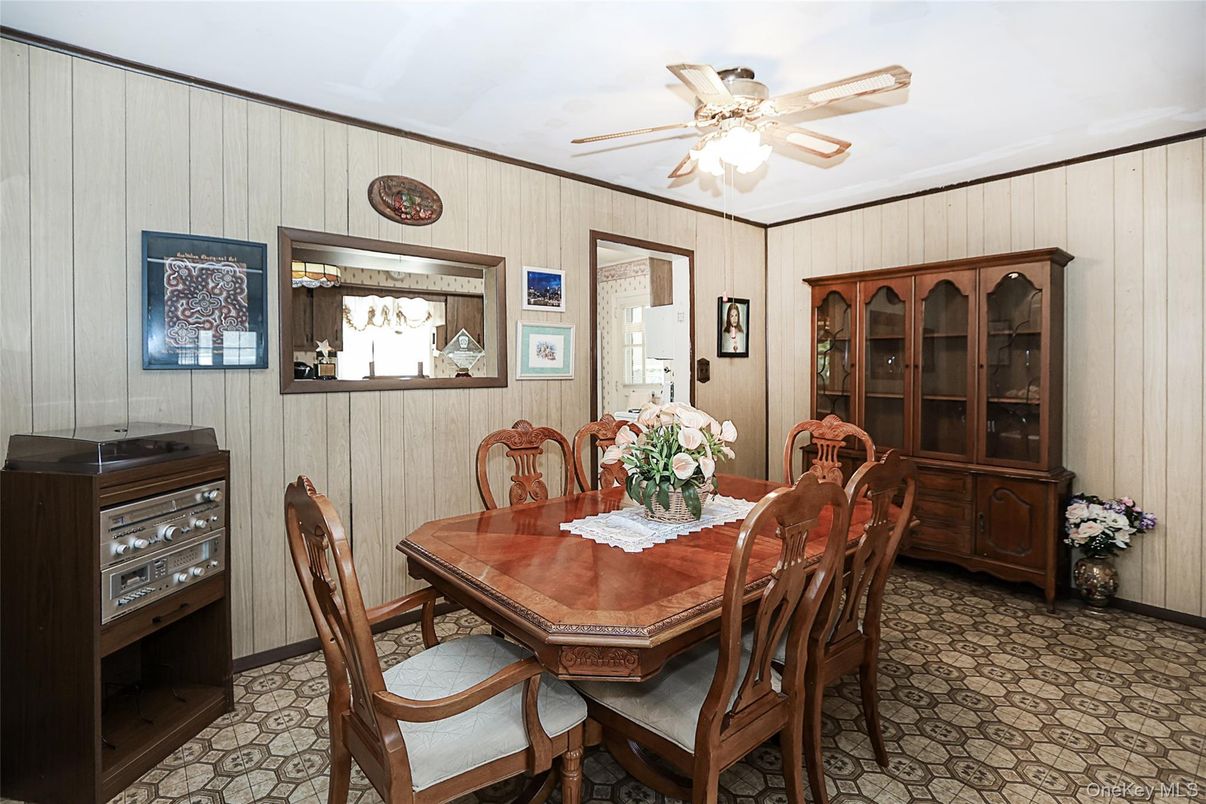Dining room, Interior