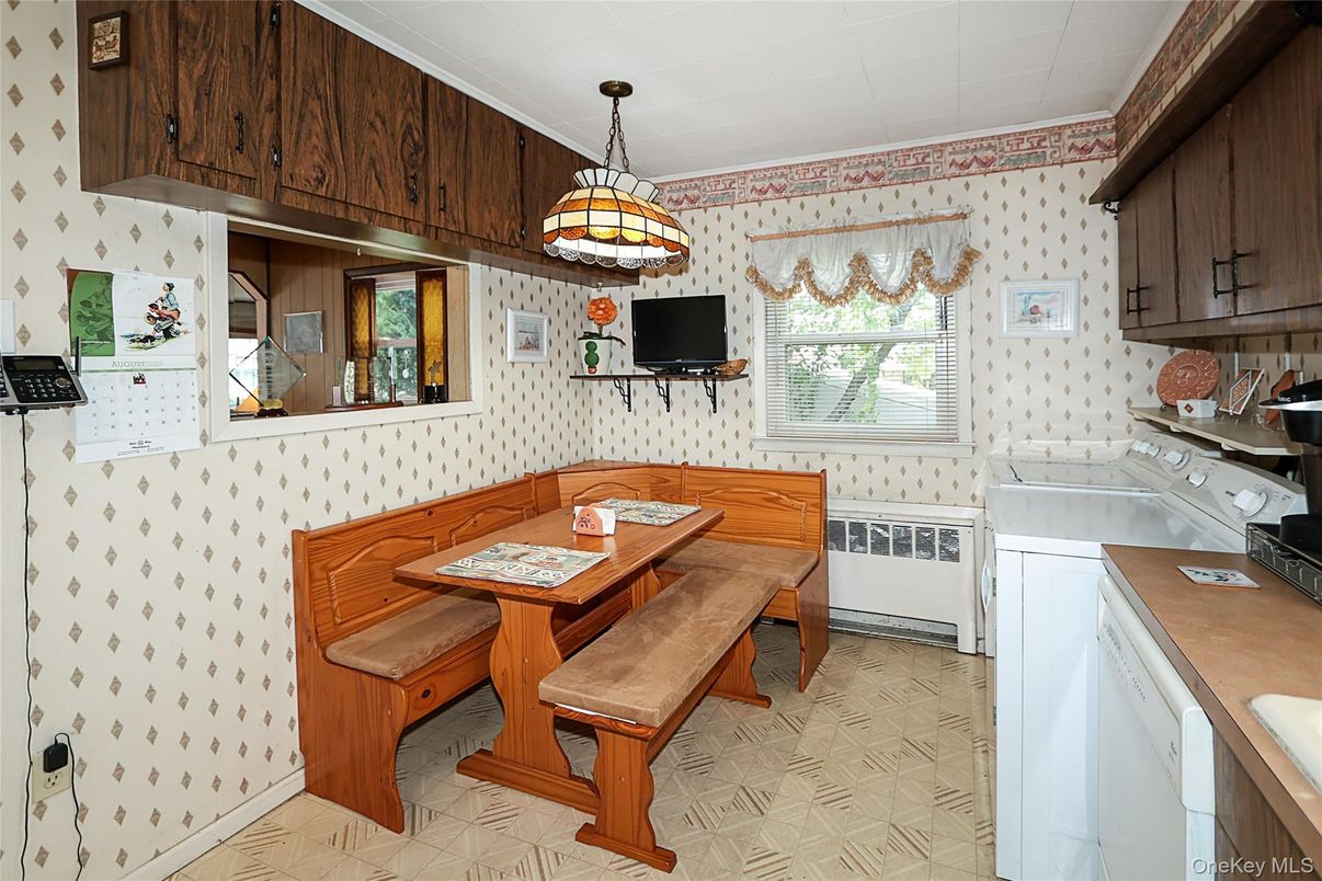 Dining room, Interior, Pendant Lights