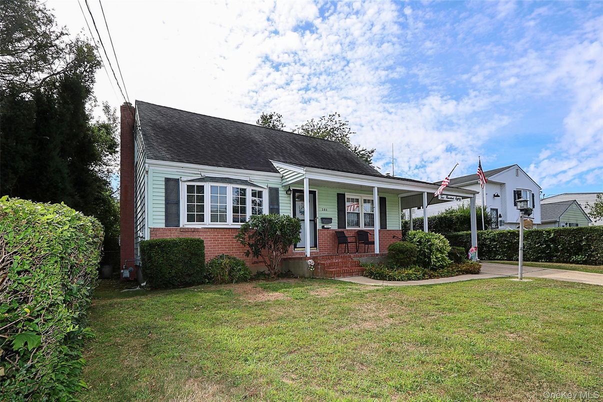 Exterior, Facade, Brick Facade, Cape Cod