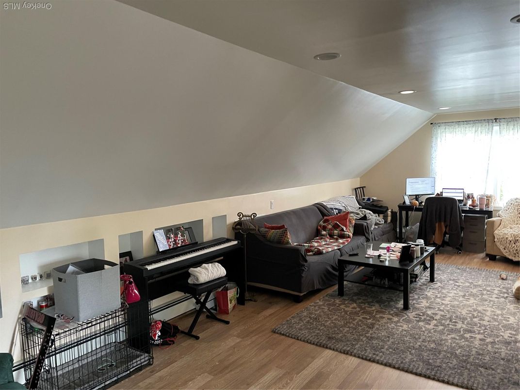 Interior, Living room, Piano, Recessed Lighting, Wood Texture Flooring