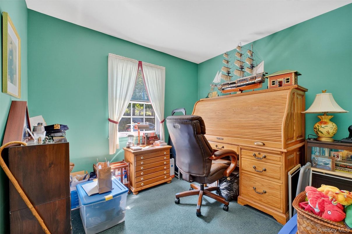 Home Office, Interior