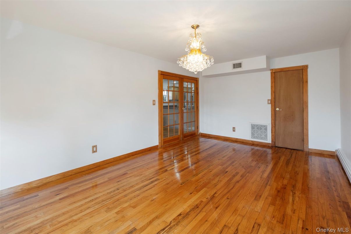 Chandelier, Empty room, Interior, Wood Texture Flooring