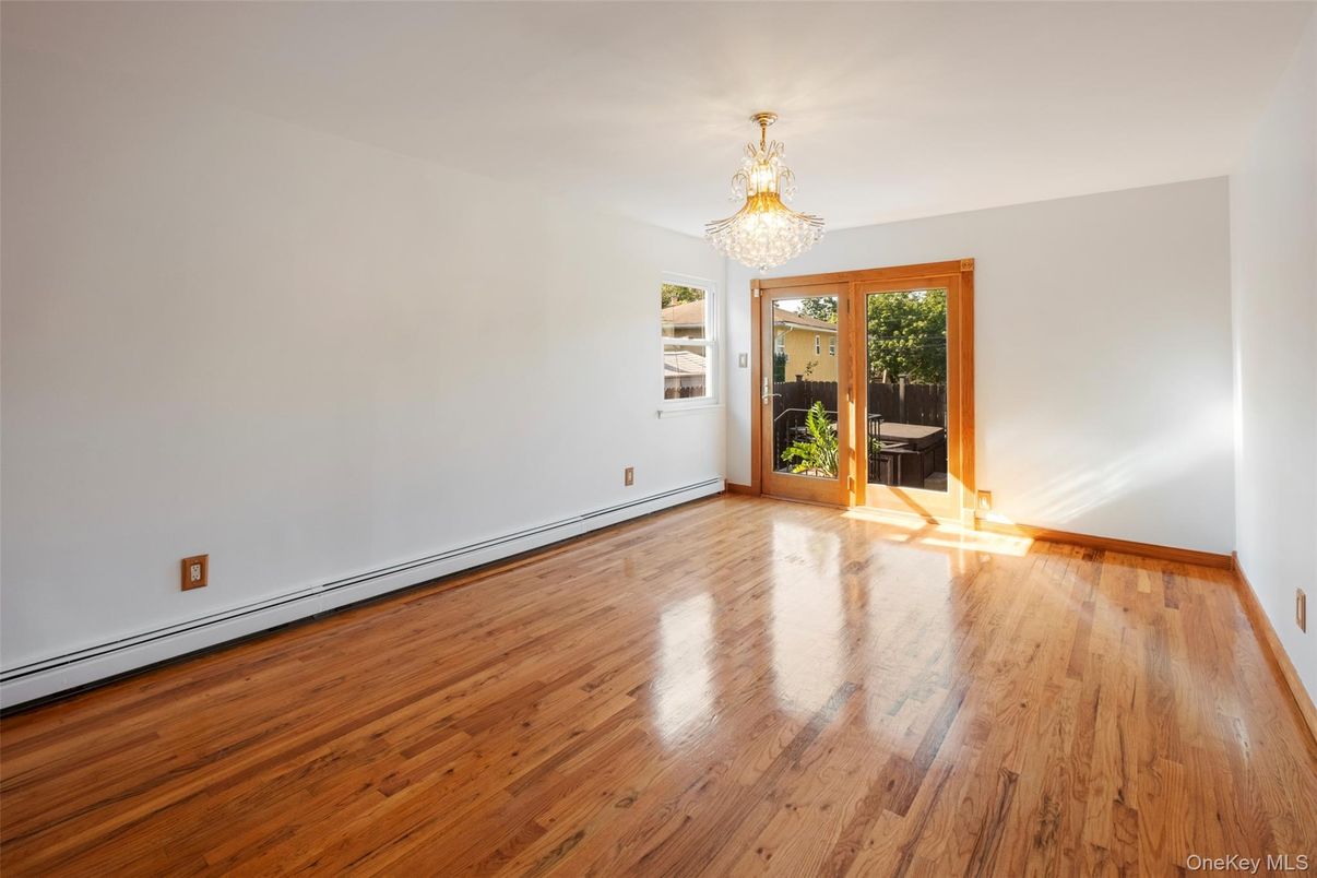 Chandelier, Empty room, Interior, Wood Texture Flooring