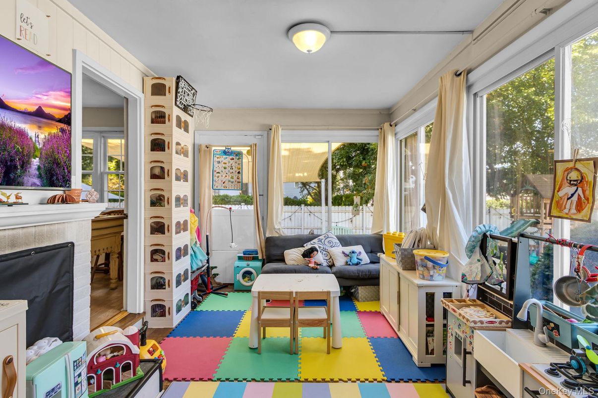 Interior, Living room, Sun Room